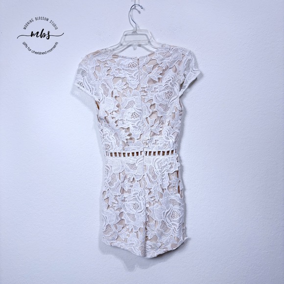 Superdown Simone Deep V-Neck Lace Romper White Floral Cap Sleeve Women S - Picture 4 of 11